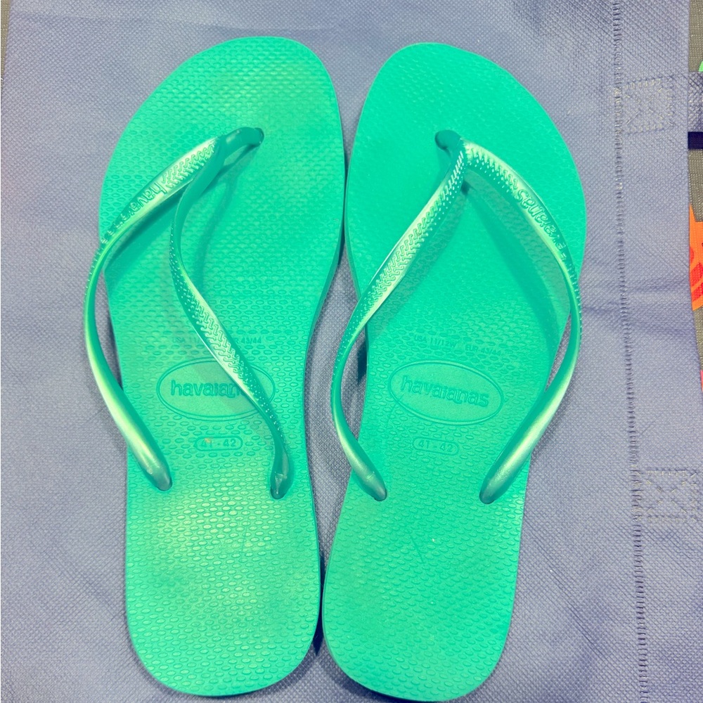 Havaianas Turquoise Size 11/12 Flip Flop